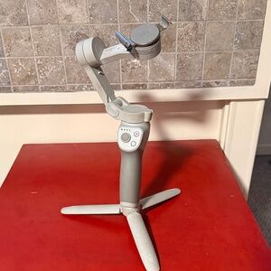 Gray Smartphone Gimbal Stabilizer